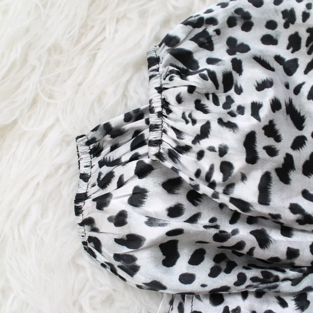 **FASHION COMBO** Leopard longsleeve & Black‎ Vest